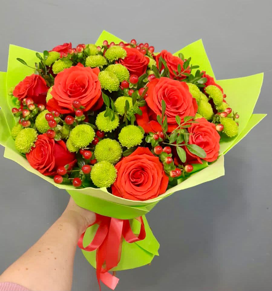 Букет цветов из: Хризантемы и Розы в Бузиновской