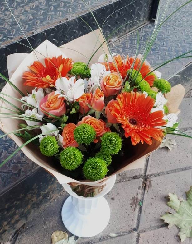 Букет цветов из: Герберы, Хризантемы, Альстромерии и Розы в Бузиновской