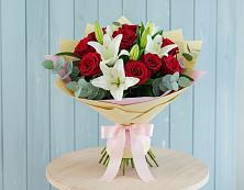 Букет цветов из:  Лилии и Розы в Бузиновской