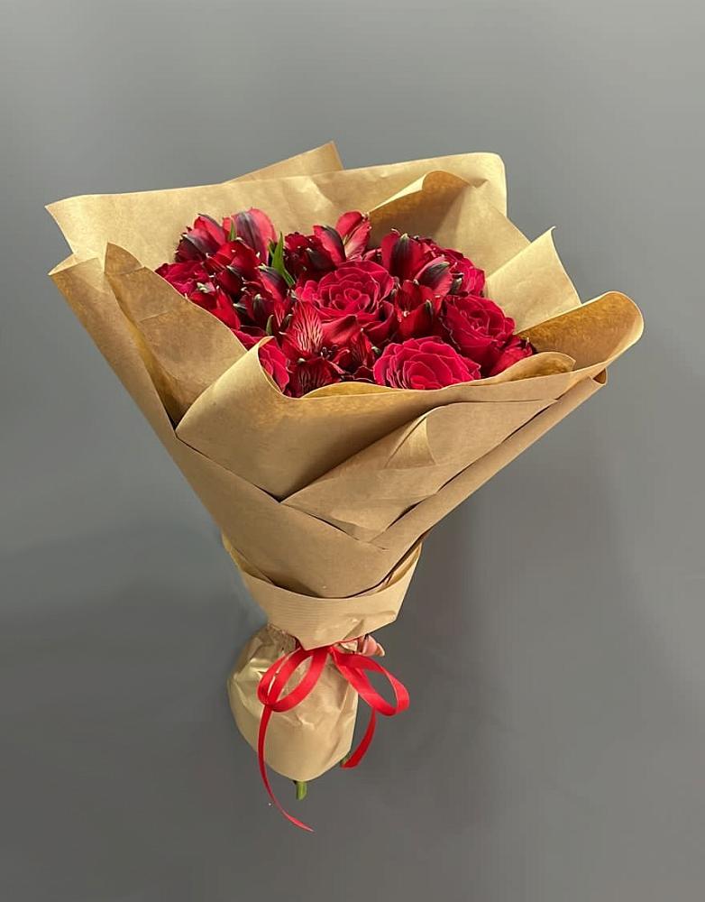 Букет цветов из: Альстромерии и Розы в Бузиновской