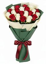Букет Микс из красных и белых роз в Бузиновской