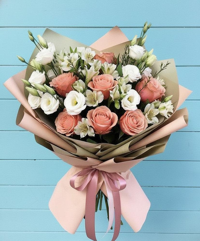 Букет цветов из: Розы, Альстромерии и Лизиантусы в Бузиновской