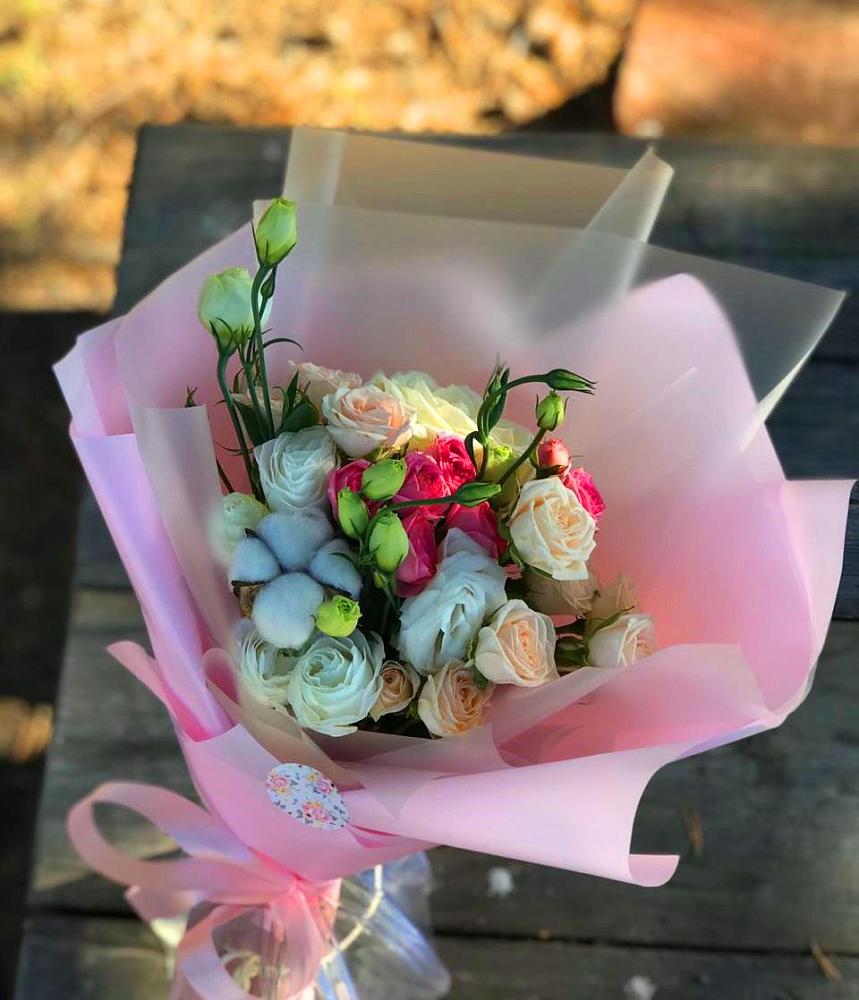 Букет цветов из: Розы и Лизиантусы в Бузиновской