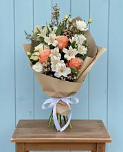 Букет цветов из:  Альстромерии, Лизиантусы, Розы и Хризантемы #REPLACE_PRED# Бузиновской