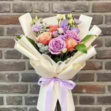 Букет цветов из:  Лизиантусы и Розы в Бузиновской