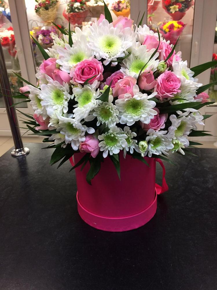 Цветочная композиция из Розы и Хризантемы в шляпной коробке в Бузиновской