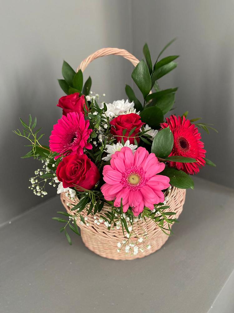Цветочная композиция из Розы, Хризантемы и Герберы в корзине в Бузиновской