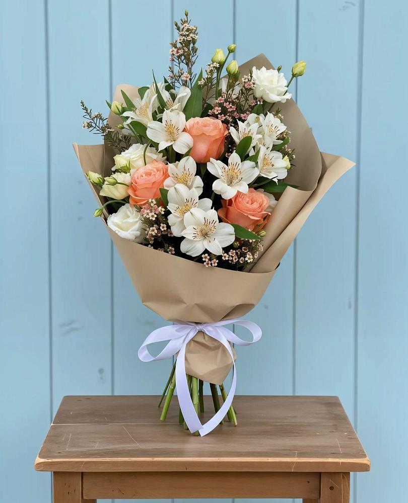 Букет цветов из: Альстромерии, Лизиантусы, Розы и Хризантемы в Бузиновской