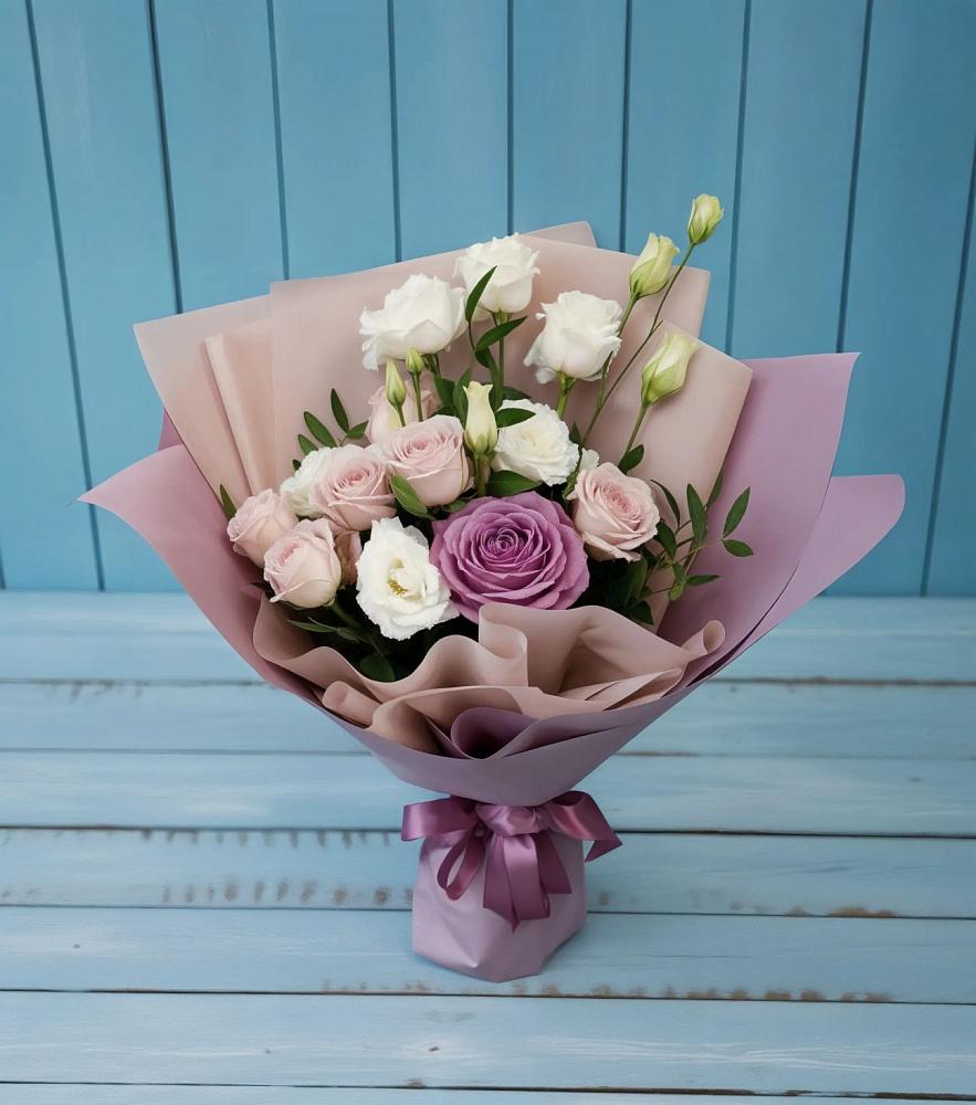 Букет цветов из: Розы и Лизиантусы в Бузиновской